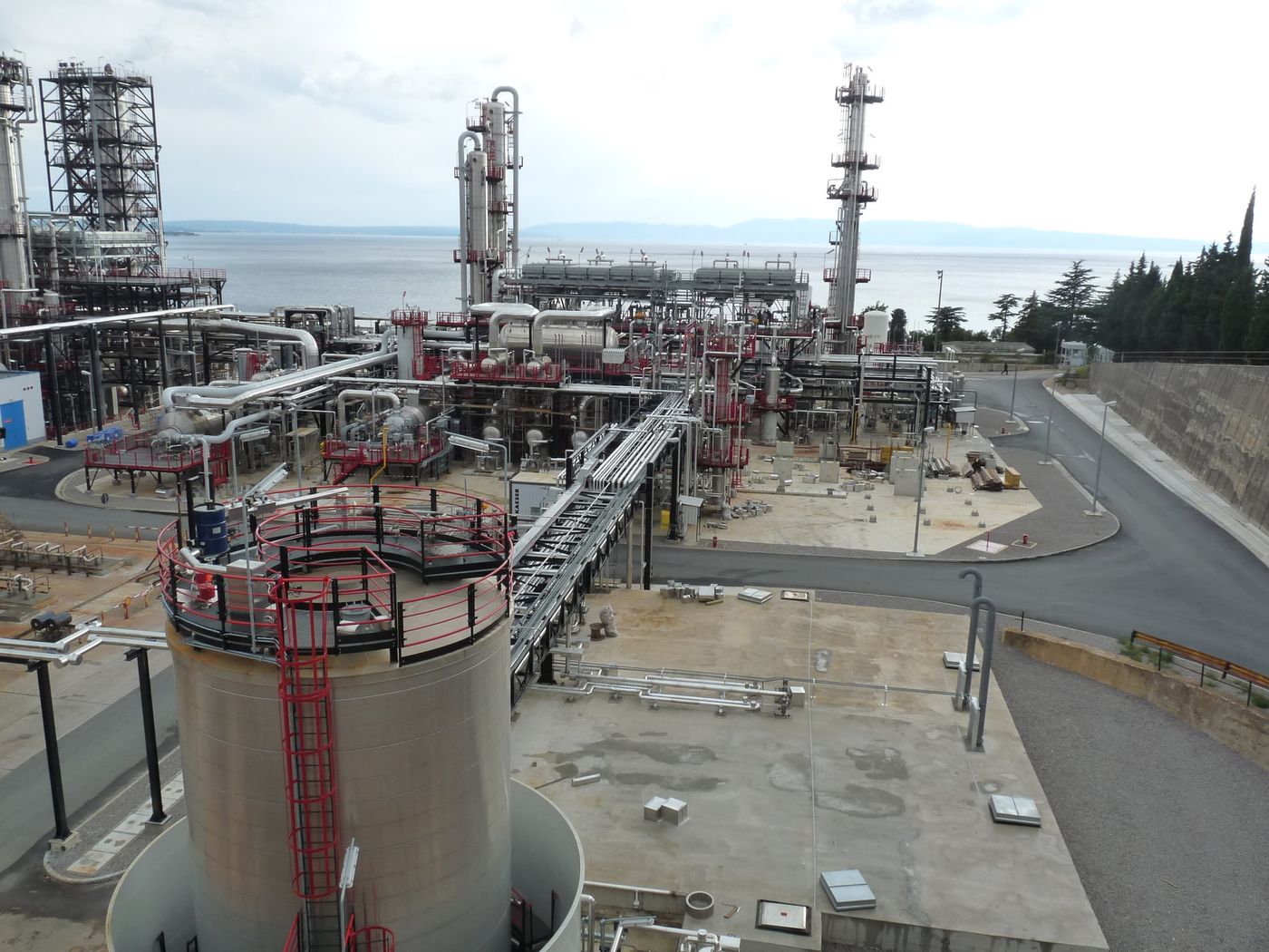 Vector Petroleum & Energy — промышленный объект 1